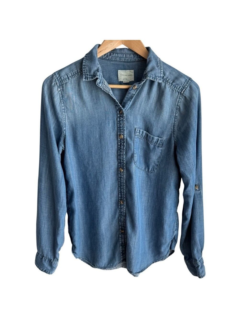 American Eagle Boyfriend Fit Chambray Shirt Sz S Blue Lightweight Denim Top VGUC